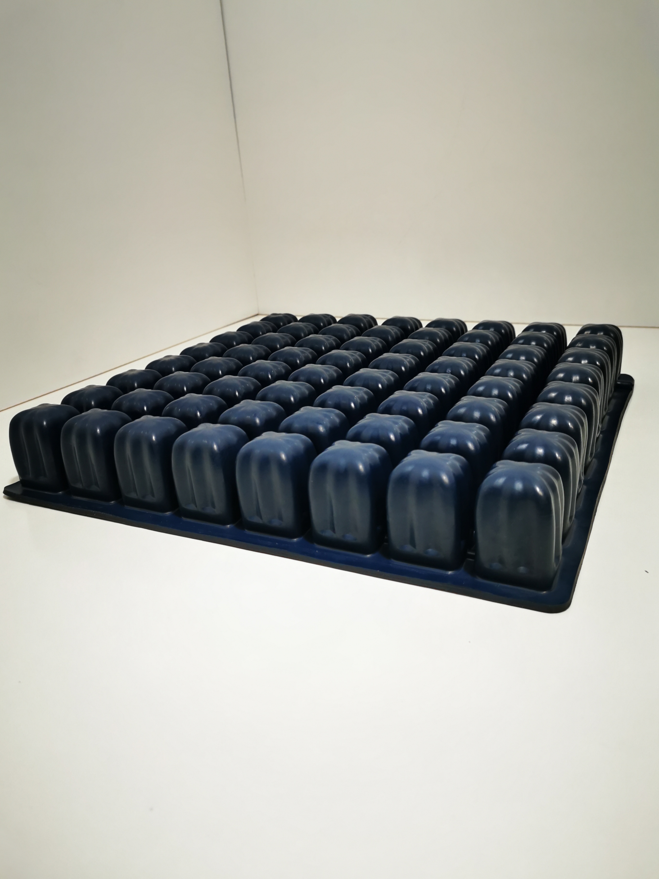 AIR CUSHION SINGLE VALVE 8 x 8 CELLS INCLUDES PUMP & COVER WITH HANDLES 30x400x420